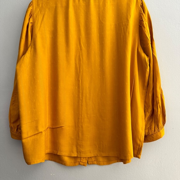 A.N.A BUTTON DOWN BLOUSE AND PUFFY SLEEVES WITH DECORATIVE LACE - Picture 4 of 6